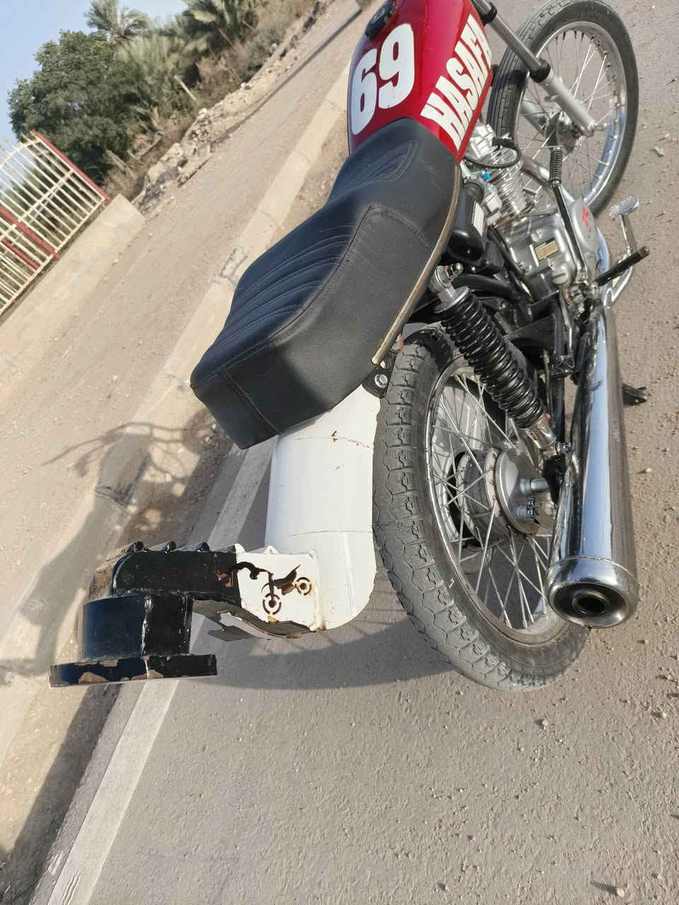 السلام عليكم دراجة (كلك كلك)تعميرة ٢٥مكينه بل جيس رابيدو سبع احرف  شاصي نامة جديد دراجه احلى من صورة وبية نهضة قوية السعر(700) الشراي يتصل على رقم *********** ومتواجد فيس مكاني  سوق الشيوخ
