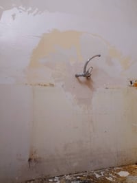 اسطه صباغ وطلاس  اطلع مع كادر و على المتر  عندي وسيله نقل هذا رقمي متف...