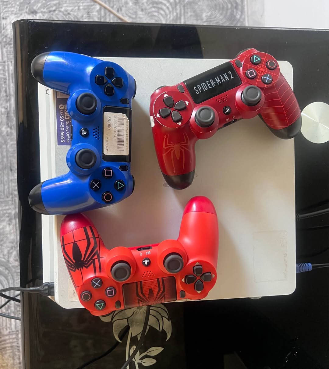 Ps4 joker 500G kaps
3 dastk 
Sa3r 
300 Hzar دهوك, العراق


**إذا كنت صاحب هذا الإعلان وتريد حذفه لأي سبب، رجاءا أرسل رسالة إلى الدعم الفني**