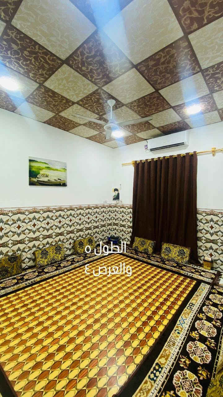 السلام عليكم
《دار تجاوز 》في حي الجامعه منطقه كلش حلوه وموقع كلش حلو على شارع مقرنص ١٠ متر ويبعد عن الشارع العام حوالي ١٠٠ متر لا تبليغ ولا ازاله مع دفع أجور الكهرباء مساحة البيت حوالي ميت متر السقف كونكريت 
يحتوي البيت ع دوانيه وغرفة منام جبيره ومطبخ وهول وحمامين داخلي وخارجي 
بيت جدآ نضيف وشغله درجه اوله 
رقم صاحب البيت ***********
