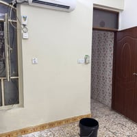 دار للبيع في منطقة الشعب قرب الشارع العام من جهة المحكمة ثالث بيت عن ا...