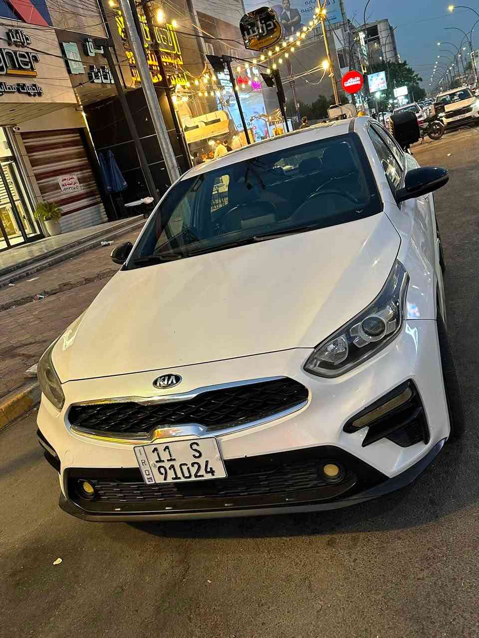 السلام عليكم 
للبيع
فورتي موديل ٢٠٢١ جيتي لاين فول مواصفات 
المواصفات :
اللون ابيض
بصمة تشغيل
فتحة سقف
رادارات جانبي
بصمه ابواب
كامره خلفيه
كاربلي
تحديد مسار
مكينه ٢٠٠٠ دوش
كير cvt
تحكم ستيرن كامل
٣ انظمه للقياده (sport, normal,smart)
تبريدها ثلج 
ماشيه ١١١ الف
حداديه ومكينه وكير مكفولات
حادثها ربع البنيد والجاملغ 
هزه جديده وسنويه جديده السياره بأسمي تحويل ثاني يوم
رقمها بغداد
العنوان / بغداد منطقه الصليخ
السعر ١٢١ وبيها مجال للشراي
للأستفسار : ***********
