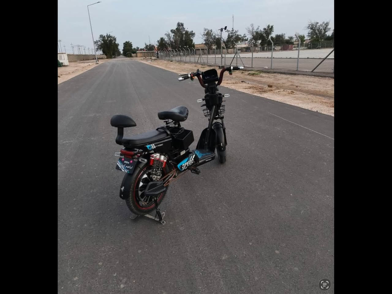دراجه للبيع نضيفه مابيهاشي بس تبديل بطاريات سعرها 350وبي مجال لل300الرقم ***********

