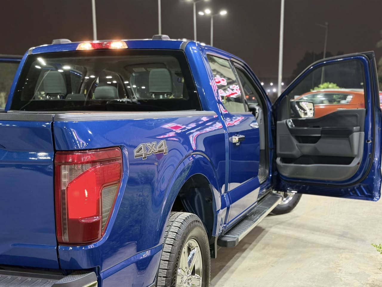 ‎للبيع فورد F150  2024 xlt
‎حساسات  خلفية وامامية
‎رادار 360درجه
‎كامرة 360 درجة
‎باب بدي فتح عل البصمة و الريمونت 
‎لايت  زنون شكل جديد 
‎شاشات عدد 2 ديجيتل حجم كبير فول مواصفات 
‎قيادة ذاتيه و تحديد مسار واتو ستوب توقف ذاتي
داخل مخمل

‎فتحة جام خلفية للبدي 
‎منافذ كهربائية داخل السيارة 
‎ ورمز دخول ابواب 
‎كير تعليك 
كشن السايق كهرباء  مري  كهربائي و اشاره 
‎ و رمز سري
‎انارة محيطية 360 درجة 
‎منافذ كهرباء 220 فولت و كذلك 110 فولت بكل مكان بالسيارة  
‎وضعيات القيادة اكثر من 7 انظمة ( جبلي و صحراوي و اقتصادي و طبيعي و سبورت و سلس و صخري و ممطر الخ...)
‎محرك 3500 تون تيربو كير 10 نمر ، 4 ويل
للاستفسار المراسلة او اتصال
***********
