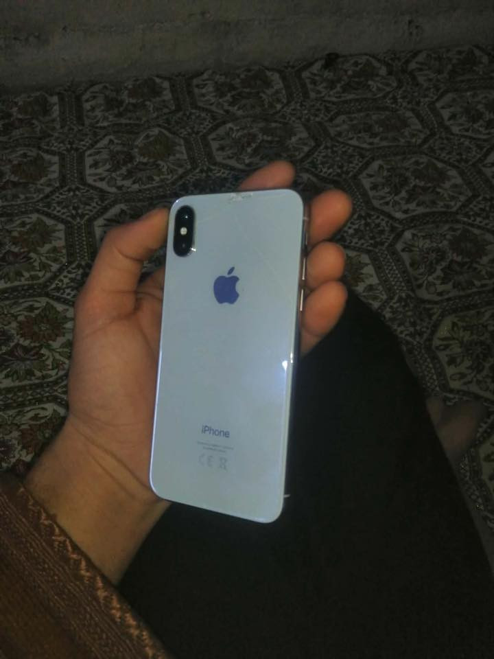 اكس ذاكره 256 مبدل بطاريه 100اصليه منل امزون بيها ضمان ست اشهر جديده مبدل شاشه السماعة الداخليه نوبات تشتغل ونوبات ماتشتغل بل شحن قطاره ول باقي كله ضمان رايده 125 وبي مجال لل استفسار ***********
