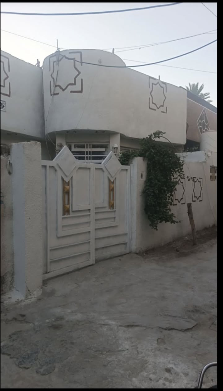 السلام عليكم
بيت للبيع مكان كربلاء شارع بني تميم
قرب مدينة الزائرين
خدمات كامله مساحه 150 بناء طابوق
سند 25 
السعر 100 قابل قابل للتفاوض
***********

