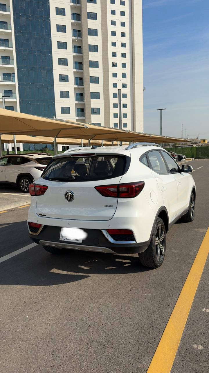 السلام عليكم Mgzs موديل 2020 للبيع ماشيه 65,000 بيها فقط بارد بالجاملغ الخلفي  شبر  وبيها شك بالدعاميه  الباقي مكفول  رايدها ب110 وبيها مجال  مكاني بغداد للاستفسار الاتصال بالرقم ***********
