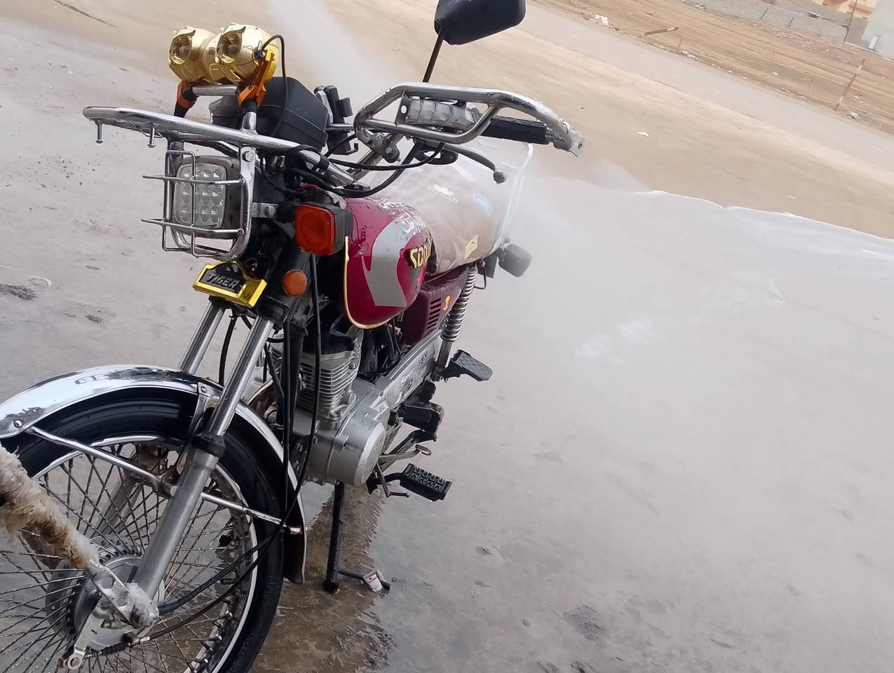 السلام عليكم مراوس بقفاز وانطي فرق


**إذا كنت صاحب هذا الإعلان وتريد حذفه لأي سبب، رجاءا أرسل رسالة إلى الدعم الفني**