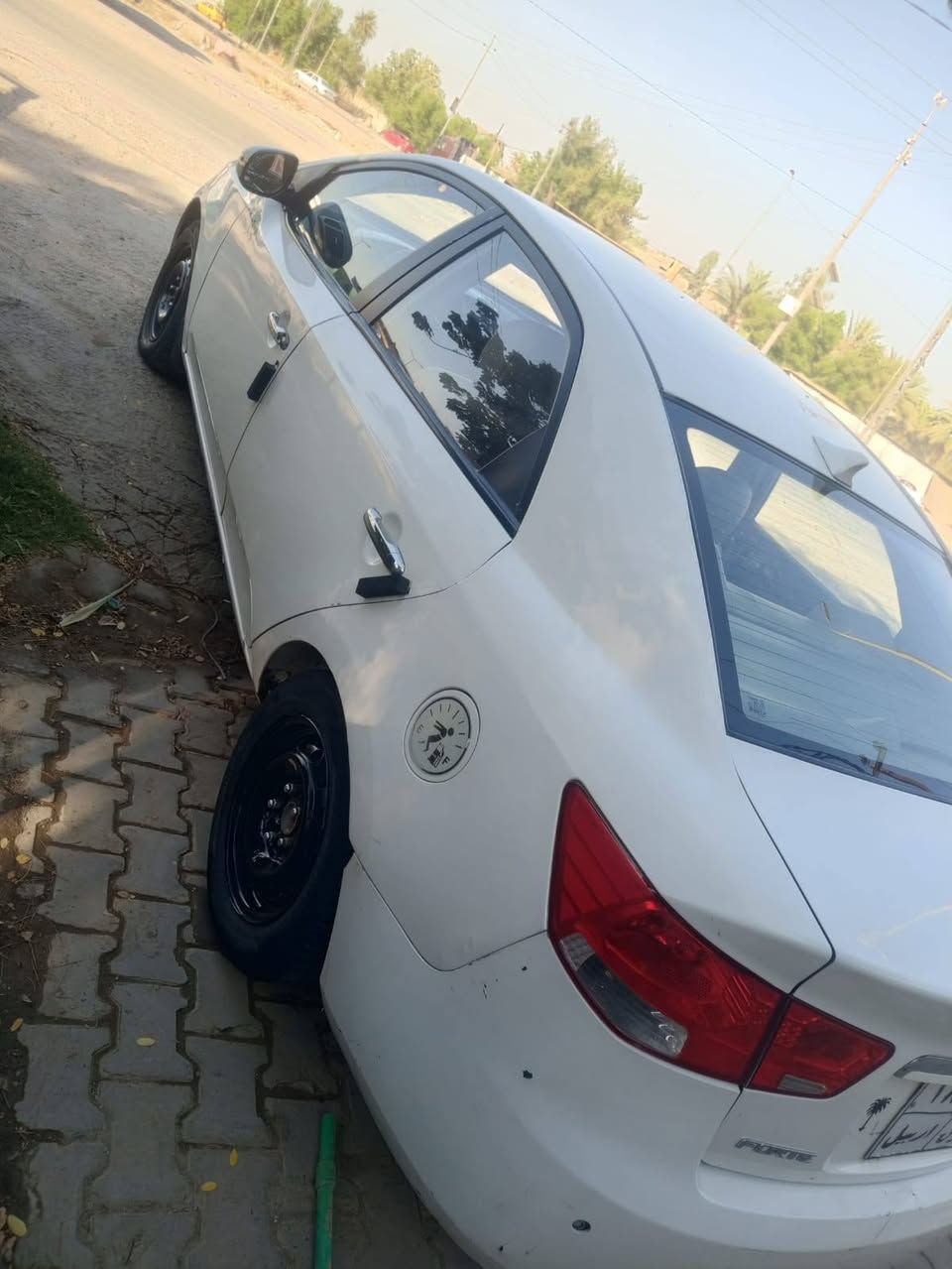 سلام عليكم سياره سيراتو 12 خليجيه السعر 36
 كص جنطه شغل فول ادوات أرقام وسنويه اربيل موديل محرك دكشن عالي سياره جاهزه من كلشي وكلشي شغال كير ومكينه بل كارتون تخم تاير حداديه كهربائيات باتري كله جديد تتفئه تبريد غرفه جديدة مكان سياره نجف تواصل عن طريق ***********
