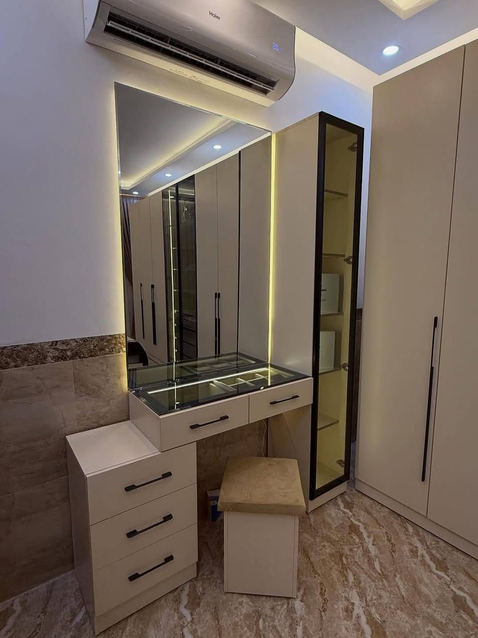 عرض خاص مده 10 ايام بس 😍
..صار سعر متر دريسك روم (225) الف 
✔️ مميزات العمل:
✅خشب mdf تركي 
✅ نظام كابينات عملي
✅ مواد درجة أولى
✅ تفصيل حسب القياس
✅ تنفيذ وتركيب داخل بغداد
✅نقل مجاني 
✅كادر مخصص للقياس موقعي
✅سكك مجرات ثقيل
✅نرمايد ثقيل درجه اولى 
✅عمق 55،60
✅مقابض من اختيار الزبون 
✅لون من اختيار الزبون 

📞 للتواصل: ***********
