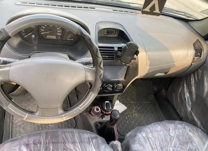 سلام عليكم
طيبه /٢٠١٤
ماشيه/٦٤ الف 
بيه صبغ القماره وقبغ الصندوق اثر جراد 
السياره بسمي 
مكان السياره بغداد /كورنيش الكريعات
السعر ٥٨ وبيها مجال 
رقم تليفوني /***********
