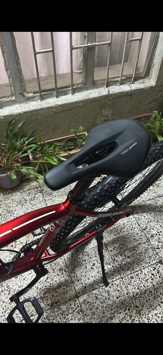 السلام عليكم بايسكل للبيع نضافة 99‎%‎ كولمبي  اخذته جديد ممستخدم سعره 250 الف قفل *********** واتساب
