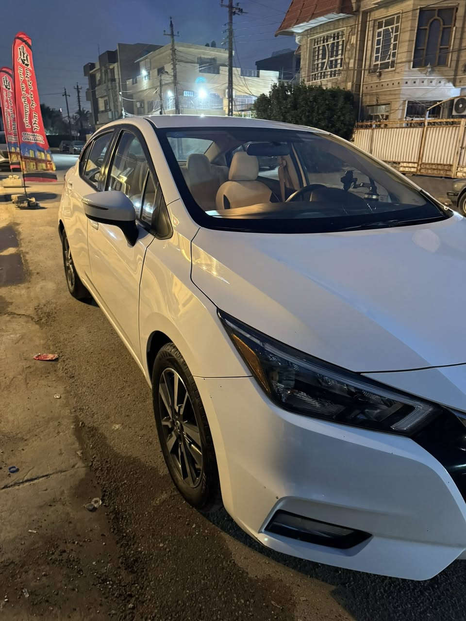 سلام عليكم نيسان سني موديل2020 مكفوله كفاله عامه سعر12500من الاخيرماشيه 60 الف عنواني بغداد السيديه***********
