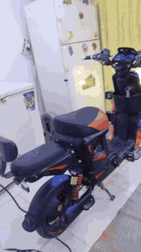 سلام عليكم للبيع مطور شحن نضيف تخذو ماتصرف علينو ربع مطور اخو الجديد السعر500بي مجال استفسار عل رقم ***********
