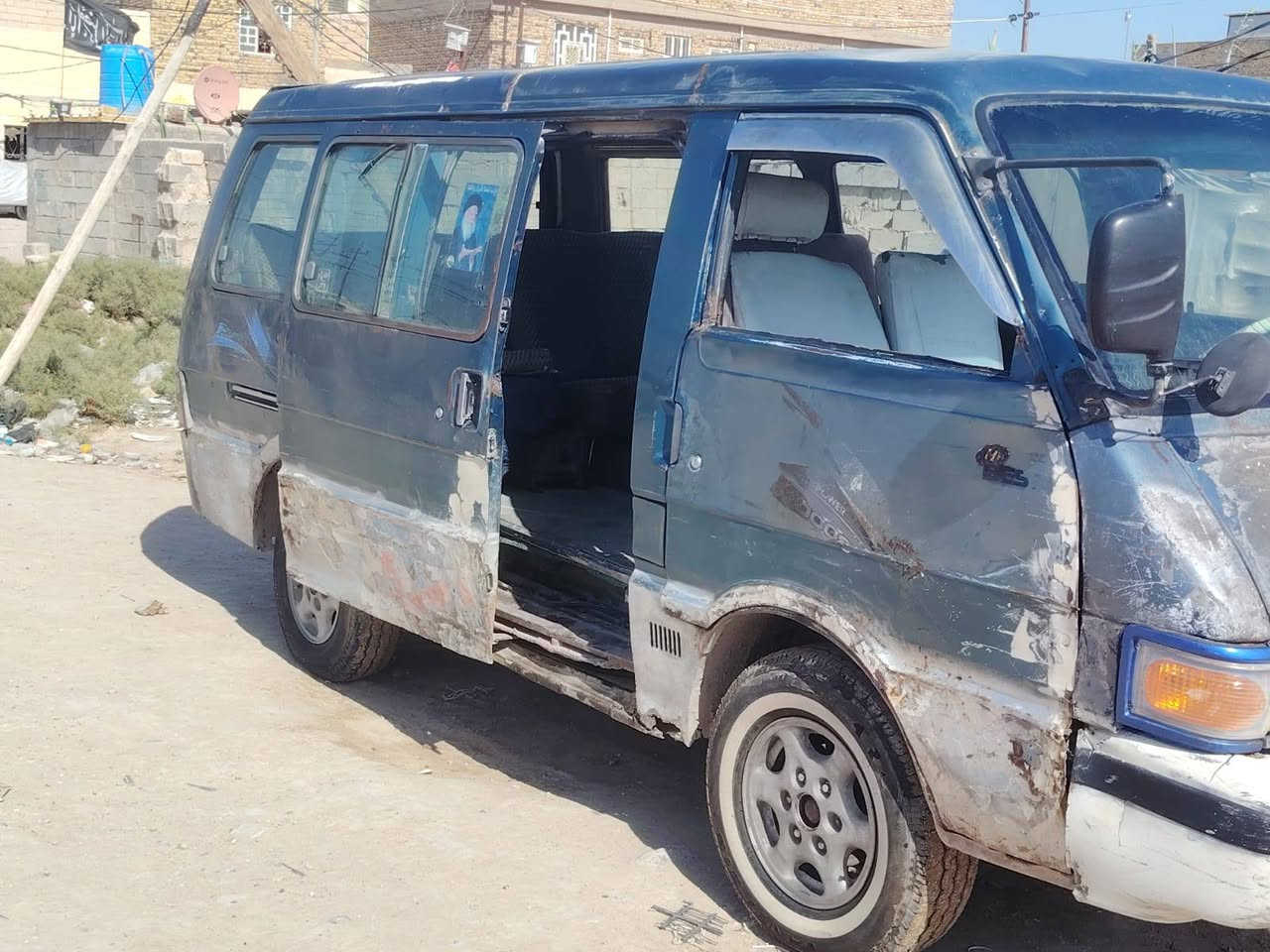 السلام عليكم للبيع كيه بسته موديل 95 ذي قار . كير ومحرك مكفولات مصفره هيئه  عليه غرامات 400 على مشتريه شرط بس تحويل وكهربائيات شغاله العنوان نجف حي العسكري للاستفسار الاتصال عل الرقم, ***********

