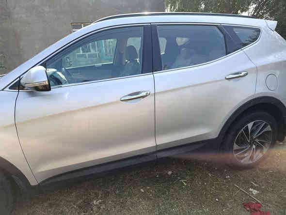 سنتافي للبيع 2015. 6سلندر فرويل  7راكب تبريد 3قطع السياره مانقصها برغي بيها 3قطع رش صبغ مابيها دكت جاكوج عل وضع الشركه  السياره جديد ة السعر 165رقم بغداد انكليزي بسمي للاستفسار الاتصال ‏‪0783 818 4643‬‏
