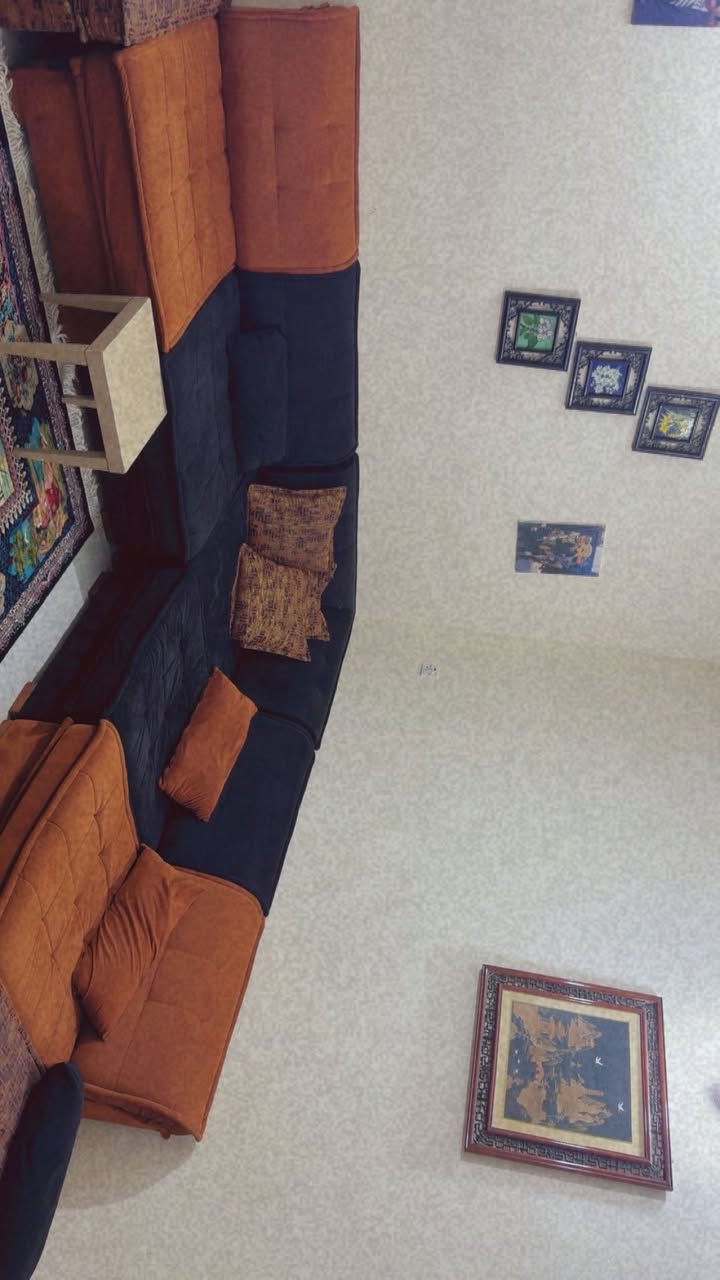 ديوان عشر مقاعد لبيع مكاني زيونه ***********
