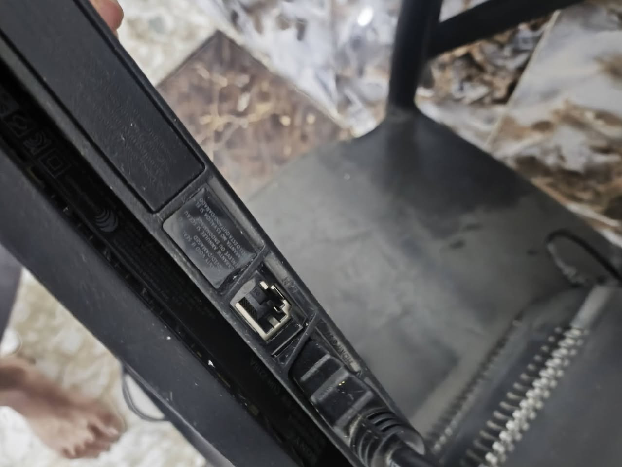 سلام عليكم متوفر بلي 4 سلم مهكر نظام 9
2 جوستك اصليه 
يوبي اس اصلي
500 كيكا 
يحتوي 4 لعبات 
سعره 350وبي مجال
 مكاني بغداد
 واتس ***********
