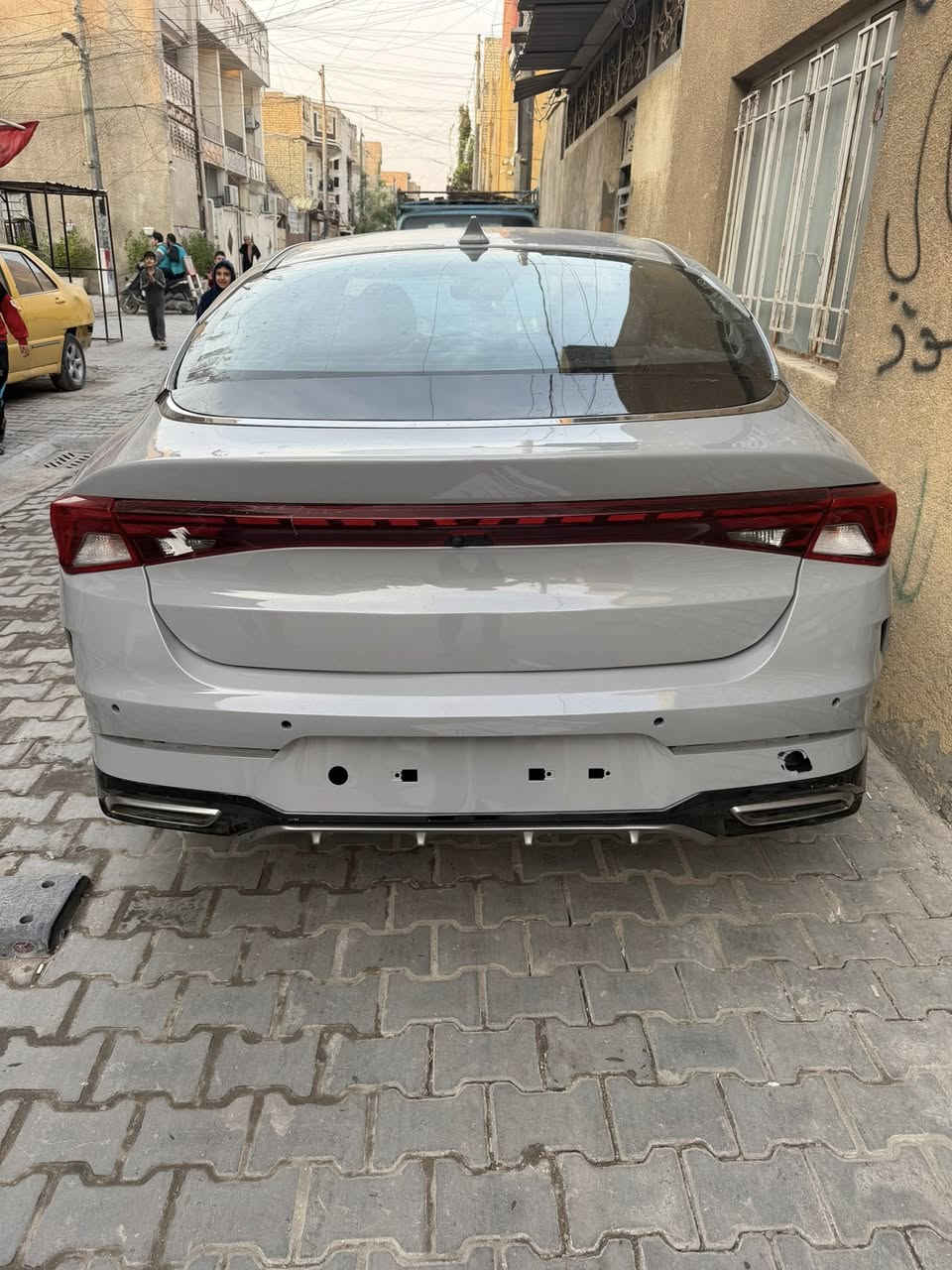 سلام عليكم K5 2024 ماشيه 52 ألف الحادث موضح بل صور السياره بأسمي جاهزه السعر 155 ورقه مكاني بغداد الحريه رقم ***********
