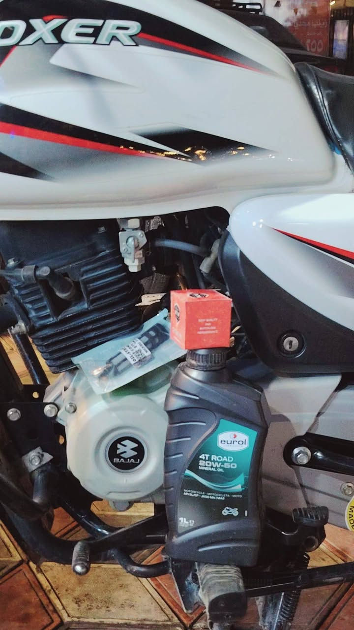 سلام عليكم بوكسر كلاسك للبيع موديل ٢٠٢٤ نازله ٢٤ كفاله عامه دراجه ماشيه 38الف دراجه جديده بمعنئ الكلمه مرقم بغداد دولي باسمي تحويل ثاني يوم السعر ٢٧٠٠ وبيها مجال رقم الهاتف ***********
