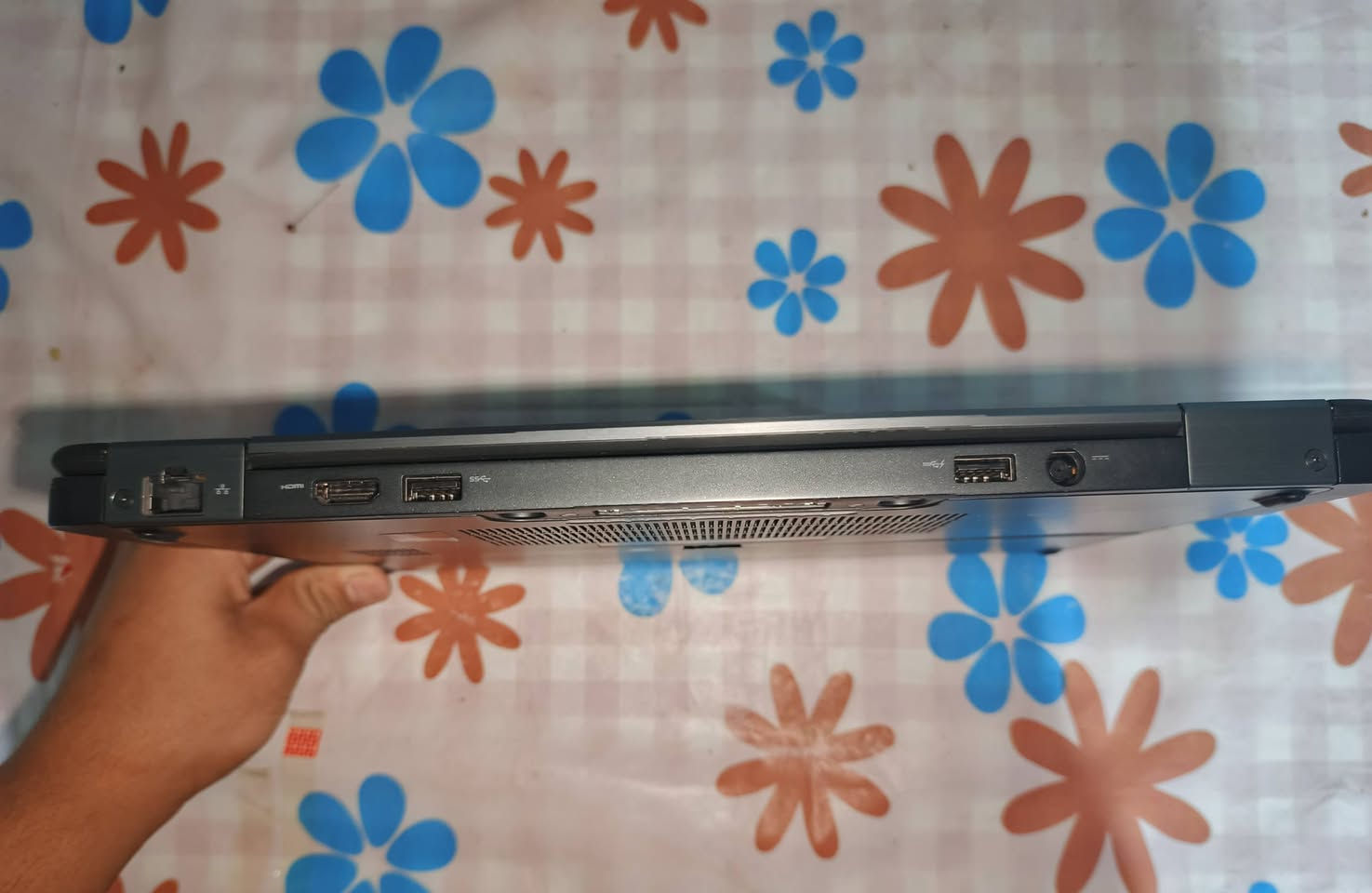 سلام عليكم لابتوب للبيع
لابتوب من شركت dell

مواصفات اللاب توب معالج كوراي 7 جيل 5 فئه مساحت تخزين 256 ssd رامات s8

مواصفات كلش حلوه يشغل العاب قويه وبرامج تصميم يشغلهن ويا جنطه

سعر 175 بيه مجال

مكان البصره القبله

التصال على هاذا رقم ***********
