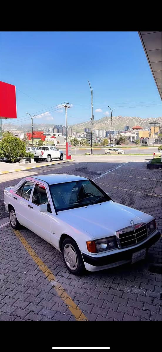 مارسيدس ١٩٠ 
موديل ١٩٩٢ 
گير مكينه شرت 
مكينه عنكبوت٢.٠ 
تحويل شرت 
عام سبخ بو جواني 
 سياره يال دهوكي 
غرامه 530,000 دي ژ سعري هينه خار
 سعر 58 ورقه و مجاله كي باش 
*********** دهوك, العراق
