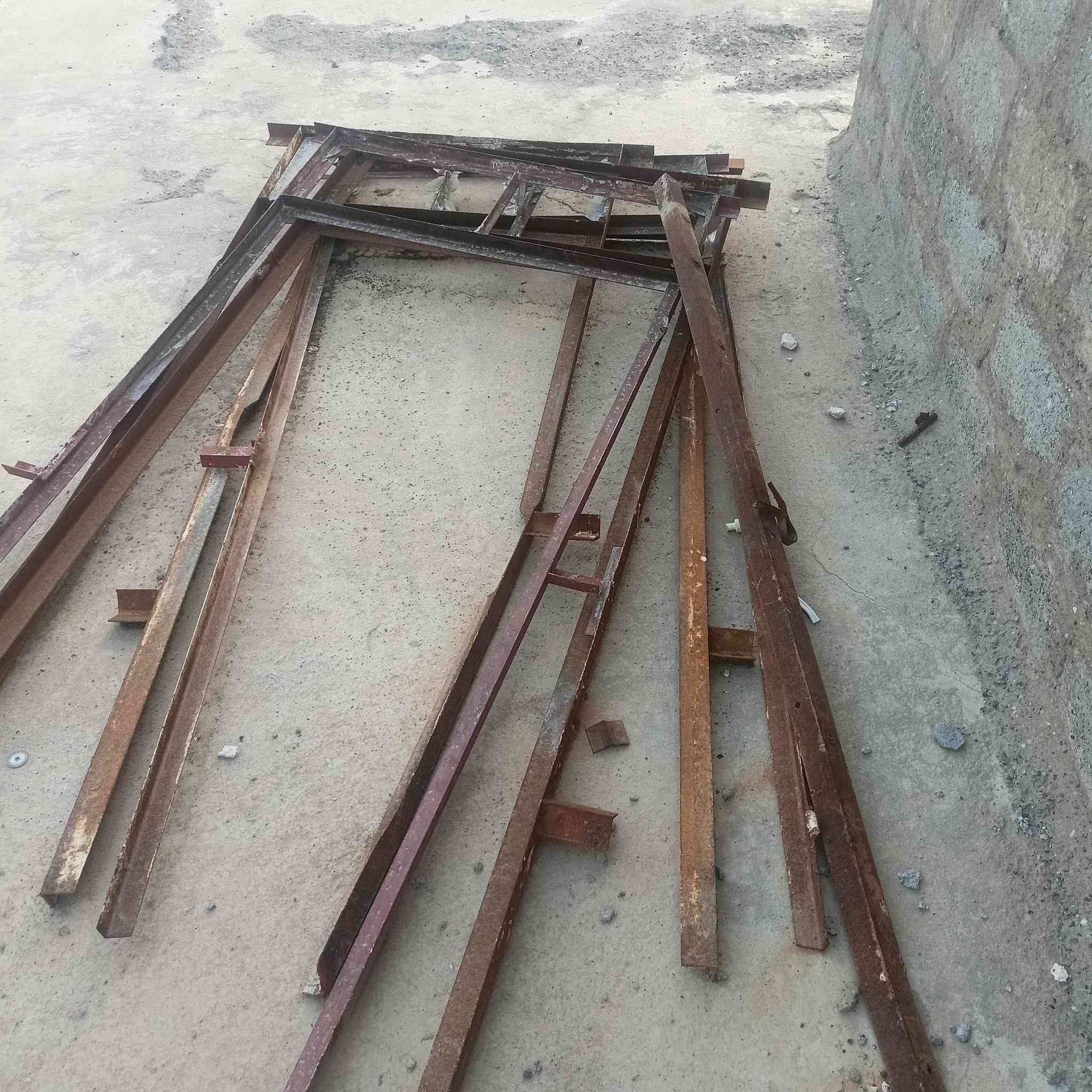 السلام عليكم ملابن حديد عدد 5 وباب واحد اتصل وتدلل***********
