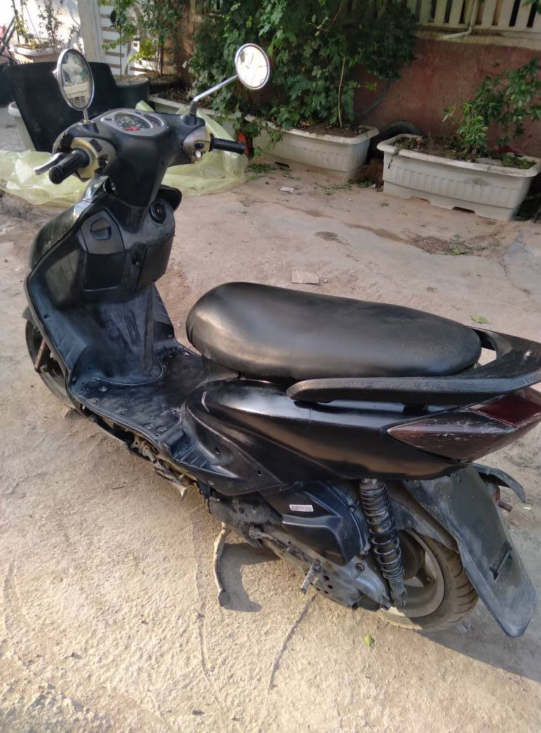 سكنس نثية محرك ناعم كهربائيات كامله اعتقد صالنصه رياضي لان صوت بطحه بل شلعه اما هي واكفه خرسه نكره سلف وهندر نقصها زوج ترايش ب ١٠ الاف الجدد وكسر جوه الايت صغير السعر ٣٥٠ ،، العنوان اعظمية السبع ابكار قرب جوهرة لبنان ***********
