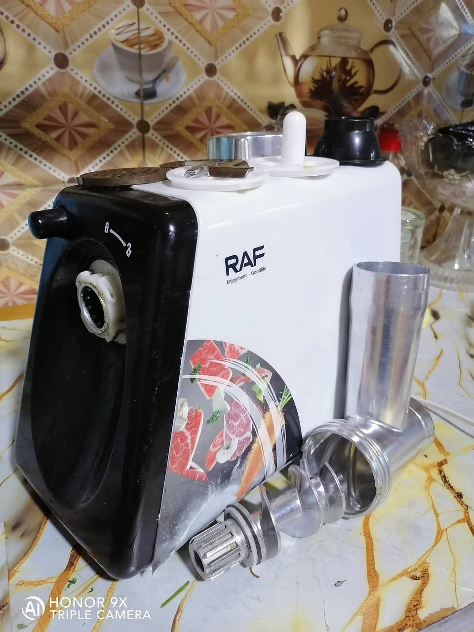 السلام عليكم أغراض للبيع
مجمدة عمودية مال كويت بالة شغالة فول شبكة خارجية السعر 225وبيهه مجال 
نورفة (أوتي بخاري) شغال ماركة أوربي السعر 100
مثرامة كاملة وشغالة الماني السعر 45


**إذا كنت صاحب هذا الإعلان وتريد حذفه لأي سبب، رجاءا أرسل رسالة إلى الدعم الفني**