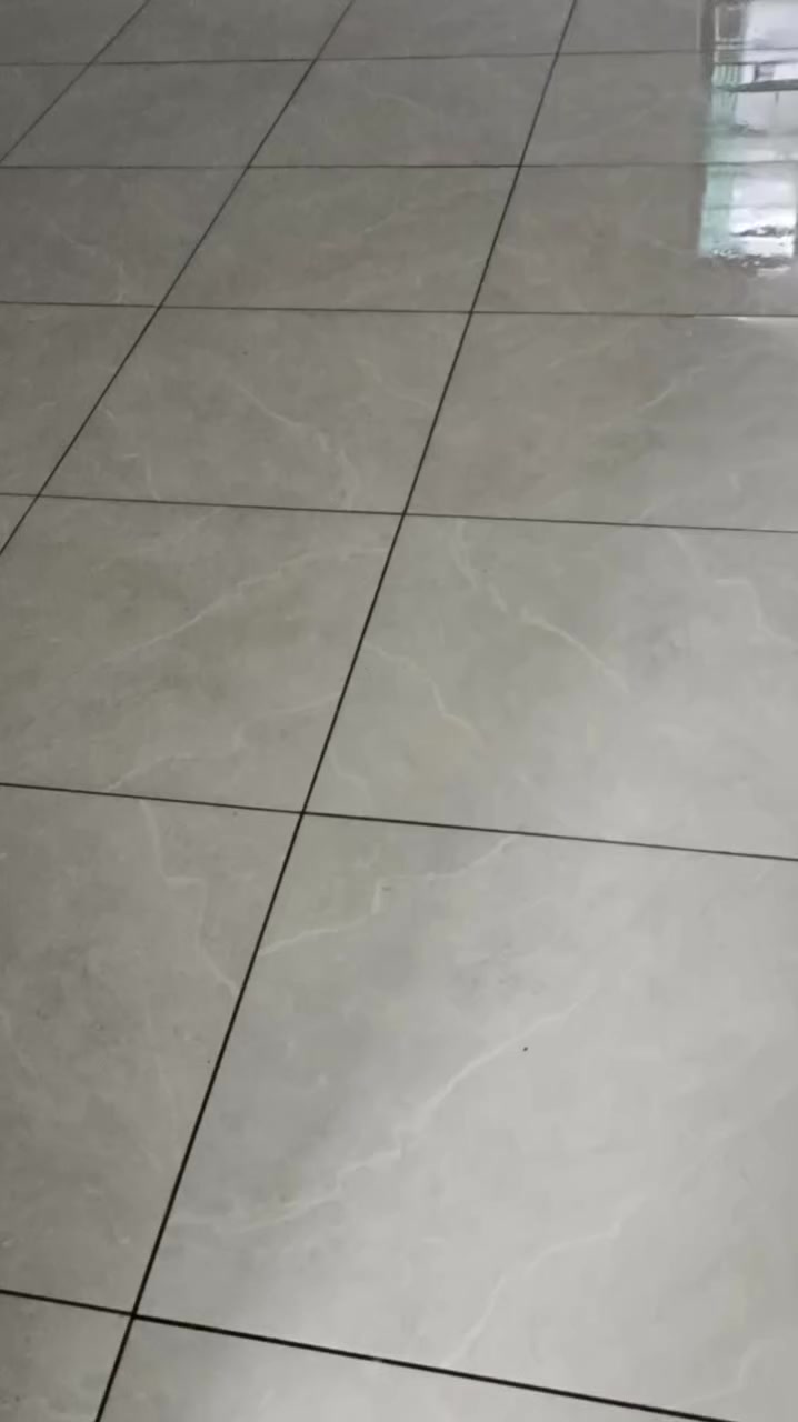 خلفه سيراميك متفرغ
شغل نضيف وعل ضمان 
العمل عل متر 
الاستفسار ***********واتساب
