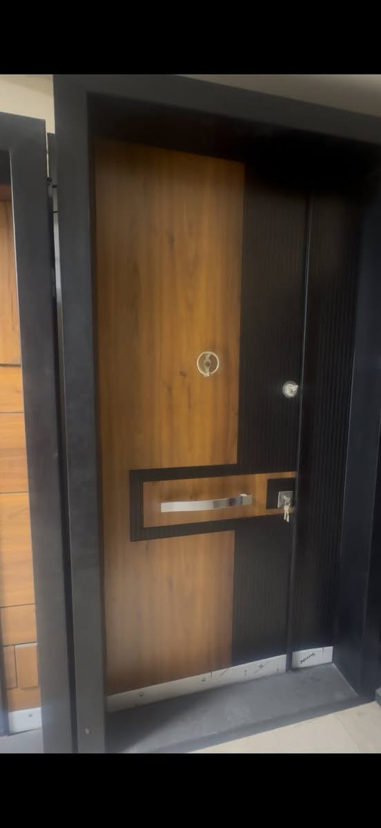 نقدّم أبواب منزلية داخلية وخارجية بتصاميم أنيقة وعصرية تجمع بين الجمال والمتانة، مناسبة للمنازل والمكاتب والمحلات.
متوفر: خشب • حديد • زجاج • ألمنيوم — بكافة القياسات والتصاميم حسب الطلب.
خدماتنا تشمل:

✔️ قياس مجاني واستشارة
✔️ تركيب احترافي بكادر متكامل (حداد، نجار، بناء، صباغ)
✔️ تبديل الأبواب القديمة وتركيب الجديدة
✔️ معالجة القياسات الخاصة والحرجة
✔️ حركة سلسة وعزل ممتاز

🎯 خصومات خاصة للمقاولين، المشاريع، المجمعات السكنية والمكاتب العقارية

📞 واتساب: *********** 

#أبواب #تفصيل_أبواب #تشطيبات #بعد_التوكل_على_الله
