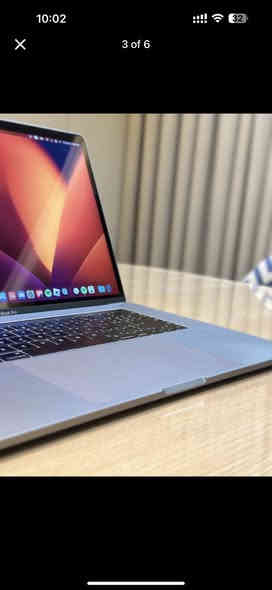 ماکبوک پرۆ بۆ فرۆشتن
تایبەتمەندییەکانی:
. قەبارەی شاشە: 15 ئینج
. ساڵی بەرهەمهێنان: 2017
. پرۆسێسەر: ئینتێڵ کۆر i7 چوار-ناوکی (Quad-Core) بە خێرایی 2.9 گێگاهێرتز
. کارتی گرافیک: ئینتێڵ HD گرافیکس 630 بە 1536 مێگابایت بیرگەی تایبەت
. بیرگە (RAM): 16 گێگابایت بە خێرایی 2133 مێگاهێرتز لە جۆری LPDDR3
. ژمارەی زنجیرەیی (Serial number): C02TP6PAHTD6
. سیستەمی کارپێکردن: ماکۆس ڤێنتورا (macOS Ventura) وەشانی 13.7.5
. هارد: 256GB ی SSD
ئەم ماکبوکە پرۆسێسەرێکی بەهێز و بیرگەیەکی گەورە (16GB RAM) کە بۆ زۆربەی کارە قورسەکان گونجاوە. 
نرخی: 500 هەزار و معامەلە
بۆزانینی نرخ و دەستکەوتنی ئەم بەرهەمە تەنها پەیوەندی بکە بەم ژمارەیەوە: ***********
