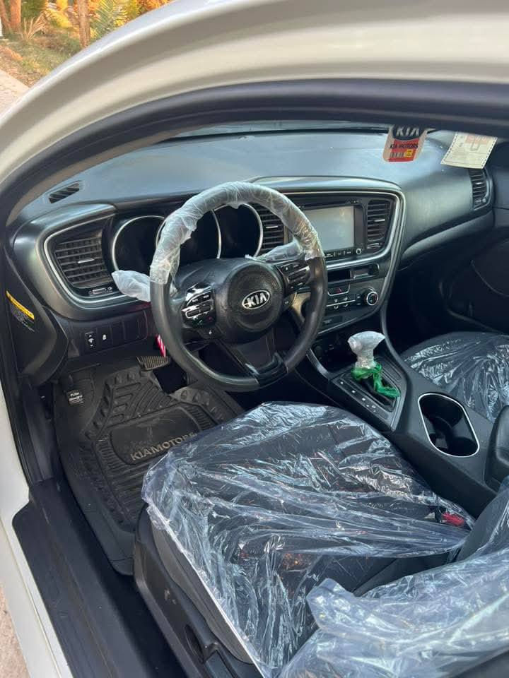 السلام عليكم شلونك خوية سياره اوبتيما 15 أمريكي مكينه 2400 بيها جاملغ مبدل و بنيد معمر و مرجع و نفسيته و هذا رقم تلفون لليحب يتواصل***********
