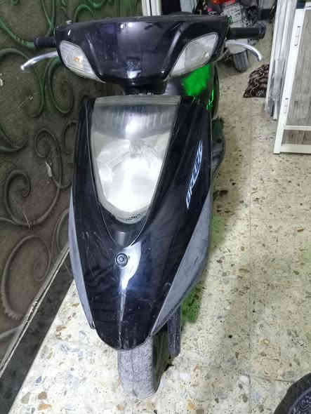 سلام عليكم متاح دراجه بريز ياباني سرعه 140 سلف وهندر الكهربايت شغاله المكينه ناعمه ممفتوحه شلعه ومعدل قفل ستيرن قفل جنطه أوراق كامله سعر 450 المكان مدينة الصدر رقم الهاتف ***********
