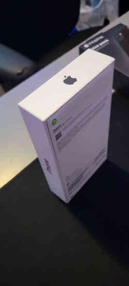 للبيع: iPhone 15 جديد غير مفتوح – لون أسود  128gb

التلفون جبته وياي من كندا

داخل الباكيت، غير مفتوح

السعر: 950 ألف د.ع

ويّا كفر يحتوي على بطارية يصبح السعر: 1,050,000 د.ع

للاستفسار: ***********

يوجد اغراض اخرى للبيع بغداد
