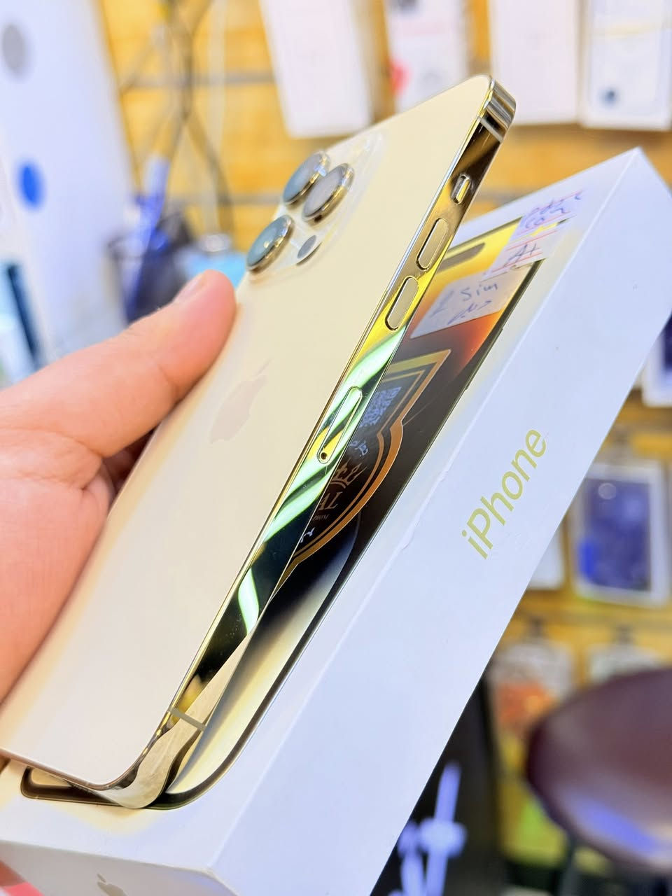 ايفون 14برو ماكس ذاكره 256بطاريه 92‎%‎دبل سيم كارت جهاز اخو جديد زلغ واحد مابي وتر بروف جهاز بمعنه كلامه نضيف هوه جديد سوه لا مفتوح ولا مصلح فحص حاسبه كوله نورمل ملحقات كامله ضمان 5ايام من مركز 
سعر 900الف قفله من الاخير 
بغدادالبياع شارع عشرين مكتب ماستر للمبايل 
***********
