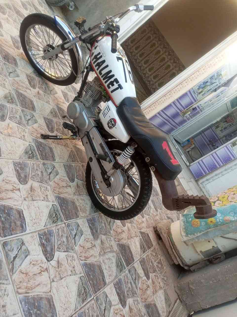 السلام عليكم
 كلك كلك الشاصي نامه 
ومكينه سيجي موديل 25 
 السعر 450 وبيهه مجال .والخاص مفتوح


**إذا كنت صاحب هذا الإعلان وتريد حذفه لأي سبب، رجاءا أرسل رسالة إلى الدعم الفني**