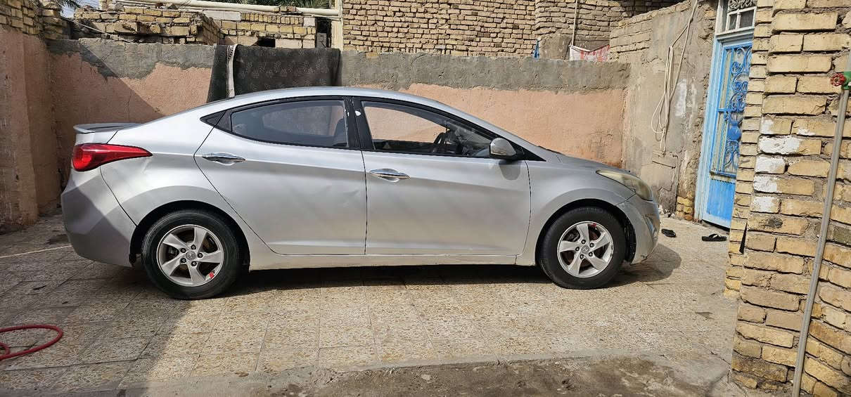 يالله انترا  فول مواصفات واحد على واحد عده البصمه رقم بصرة مداور ثاني يوم مكفوله ضربه وتبديل وصبغ محرك كير مكفولات ١٦٠٠ دوش سيارة حلوه وجديده وجاهزه حدادية جديده فول وتبريد قطعتين وطخم تاير وكهرباءيات كلها جاهزه الف ما تخسر عليه مكاني العمارة  المركز اي ستفسار ***********
