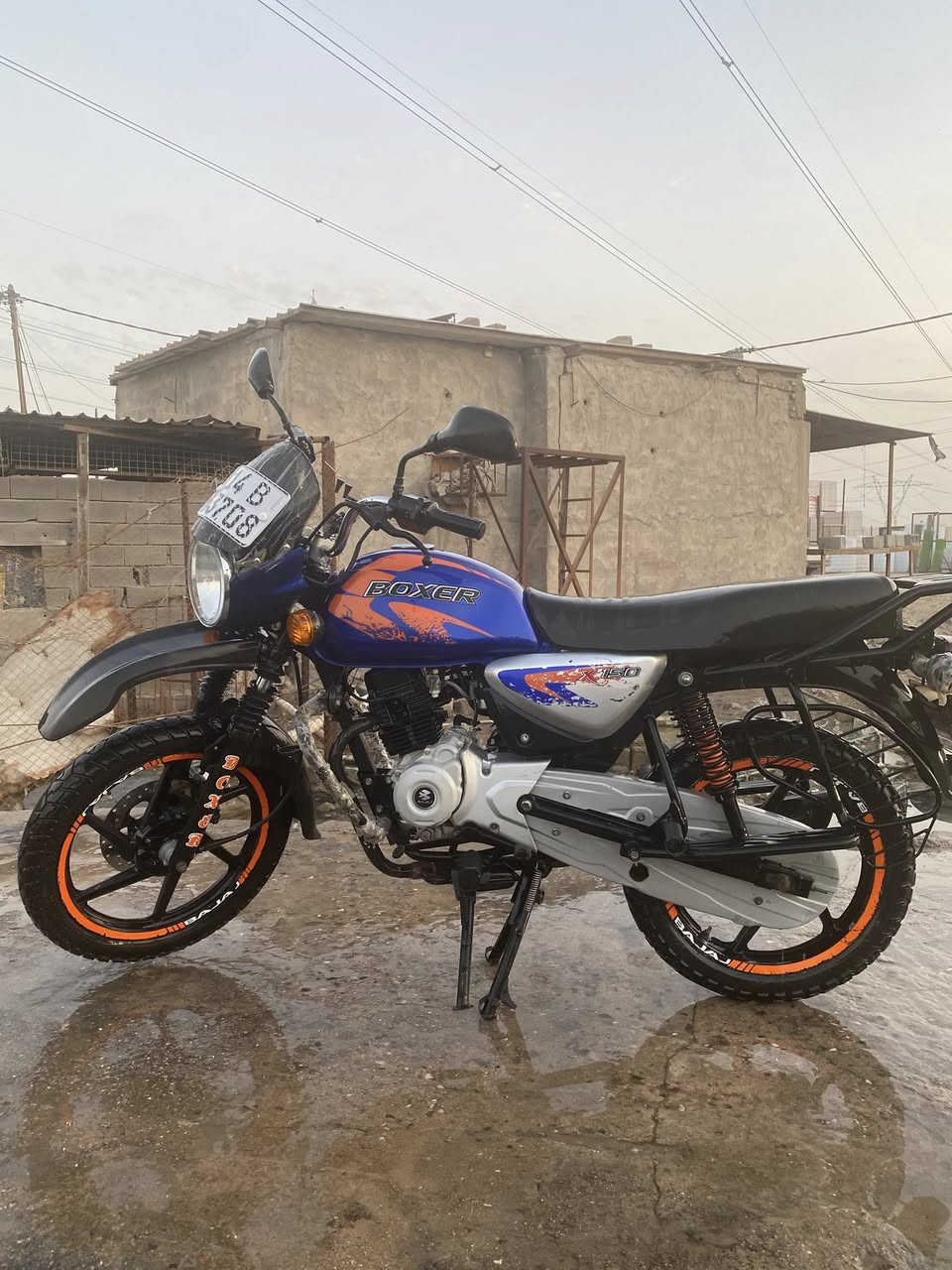 سلام عليكم بوكسر للبيع مديل 23سنويه دراجه محرك واكف مادري شنو بيه تجي تشوف شفتهه فادتك اخذه ما فادتك هلا بيك انه ماعرفله نضافته حلوه سعر واحد 900 بيهه مجال قليل متواجد بس واتساب ***********
