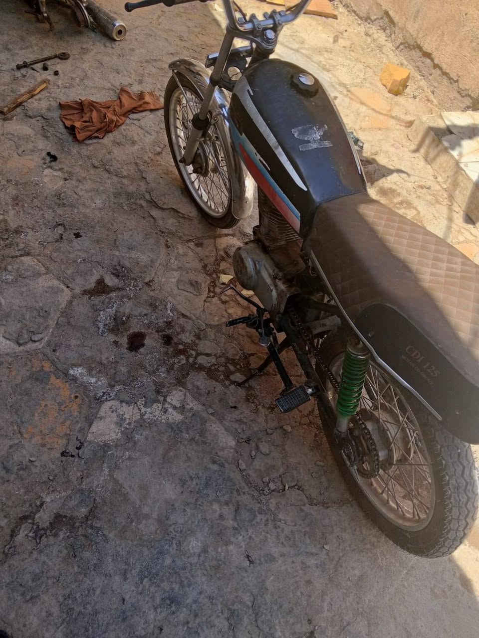 سلام وعليكم دراجه مال شغل لبيع لا مخسوله ولا منضفه السعر 250قفل وياله جد مكينه نضيفه عوزه بس خسله هندر واحد


**إذا كنت صاحب هذا الإعلان وتريد حذفه لأي سبب، رجاءا أرسل رسالة إلى الدعم الفني**