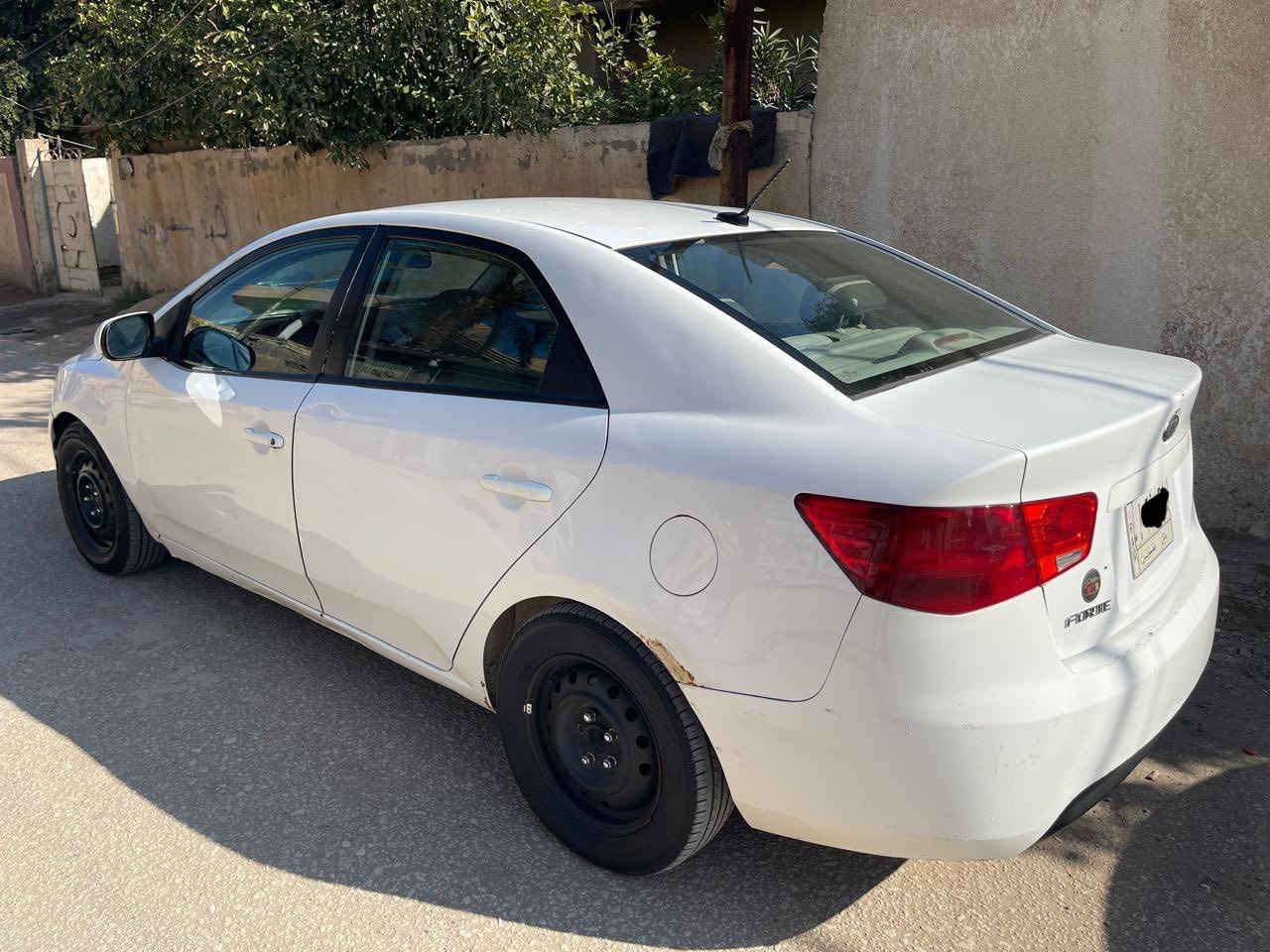 فورتي 2011
حادث امريكا جاملغ وبنيد
بالعراق بيه بارد صفحه السايق بين البابين
مگينه 2000  جديده
كير سته نمر
منظومة تبريد جديده
سياره رقمه بابل
سعرها شده وبيه مجال
***********
