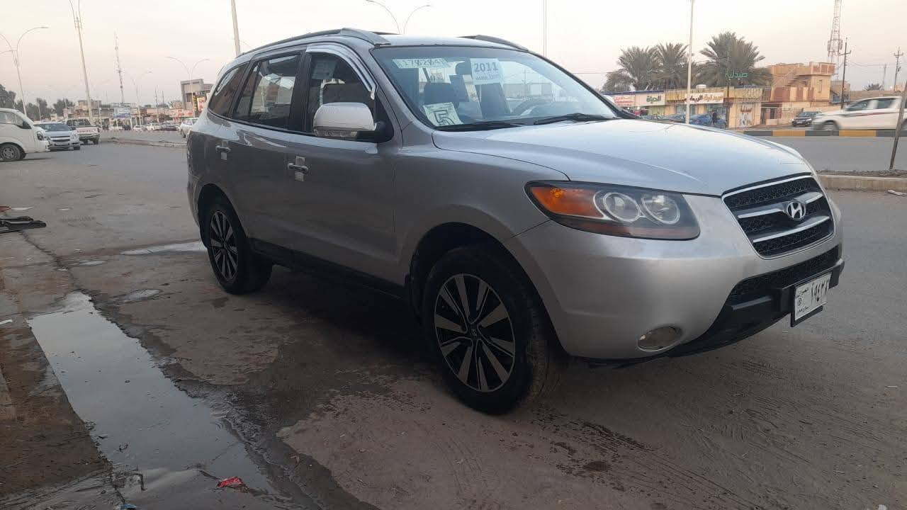 السلام عليكم
للبيع سنتافي ادوات حاويه بدون كص 
وارد امريكي 
كير محرك شرط 
محرك 3500  (6سلندر)
تايرات جديد 
كهربائيات كلها شغاله 
7 راكب 
كشنات جلد 
شاشه 
تحكم ستيرن 
كامره خلفيه 
اشاير بالمري 
السعر 65 وبيها مجال 
ويرهم مراوس حسب القناعه 
مكاني بيجي 
***********
