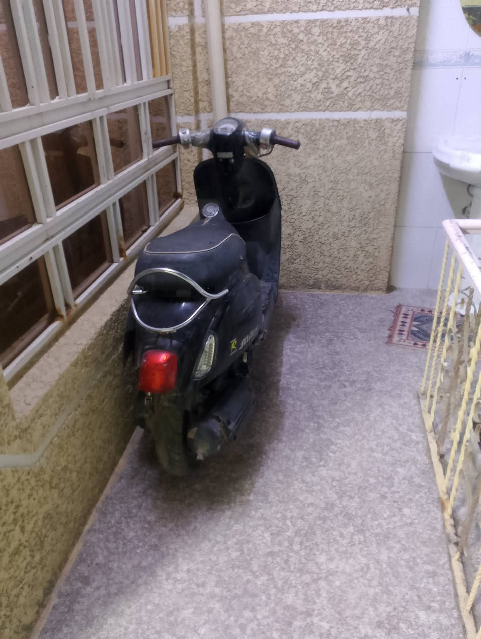 السلام عليكم مرخصه مدير الكروب
دراجه كوكو كلاسك  شغاله  بس متروكه   شغاله نقص باتري 
بيه  ابيع  كوم حديد  مكان بغداد حي اور السعر 150 
***********
