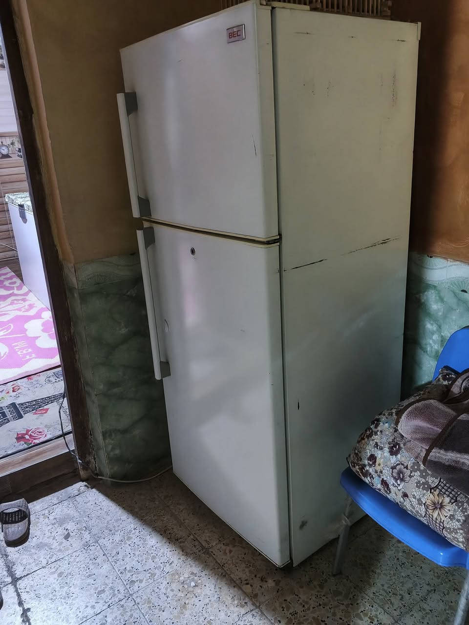 السلام عليكم ثلاجه تبريد ثلج ونضيفه ثلاجه كلش حلوه مكاني ناصريه مركز رقم. ***********
