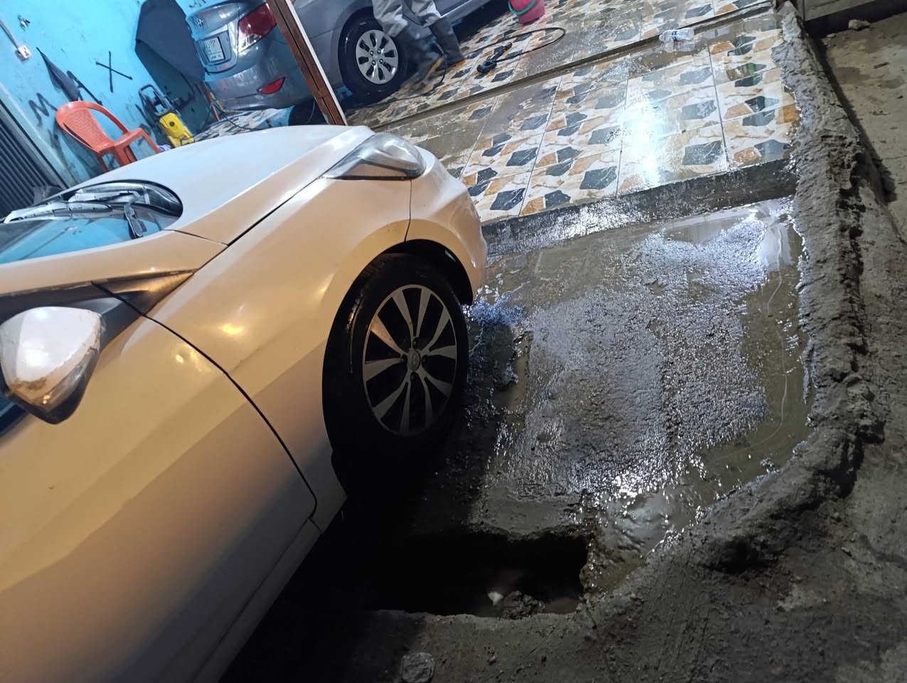 السلام عليكم 
اكسنت موديل 2012خليجي
بيه باب مبدل وجاملغ 
ماشيه 200
السعر 83
المكان بغداد الدوره
***********
محرك 1600
