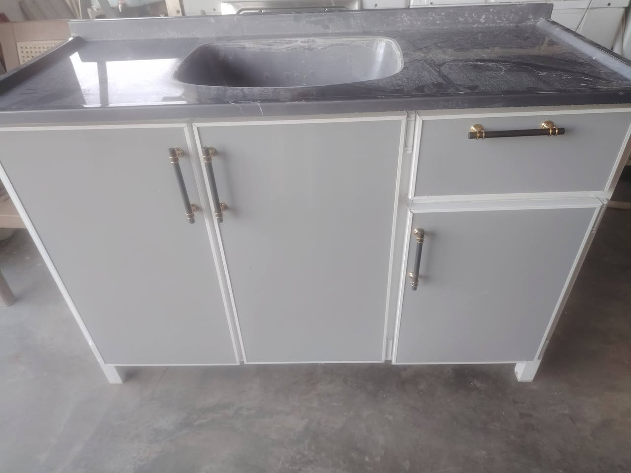 تم وبحمدلله وصول مسواك جديد  وجبه جديده من الكاونترات والأثاث المنزلي  المستعمله وبأسعار مناسبه ...... والله محيكم.. ناحيه الزاب منتصف السايدين  رقم الهاتف ***********   أنس الجبوري
