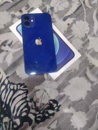 ايفون 12 عادي حهاز وتر بروف اي صيانه ما داخل  ذاكره 128 بطاريه 87 ملحق...