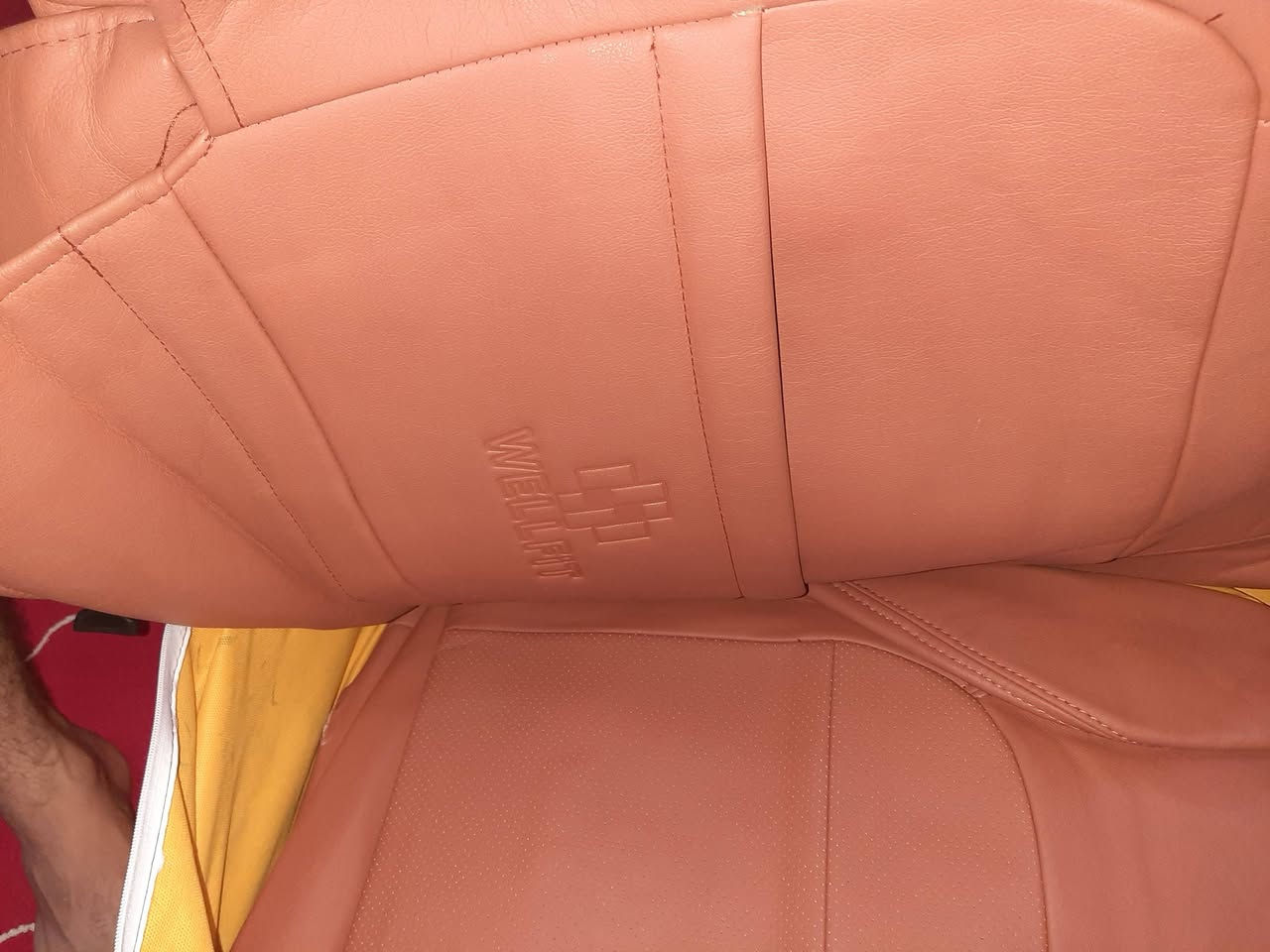 سلام عليكم اخوان للبيع افراش لاندكروز قمرديني اماراتي اصلي نظافه 90بالميه الاماميات والباقيات 100بالميه جدد مامشدودات مكان البصره سعر 120الف ***********
