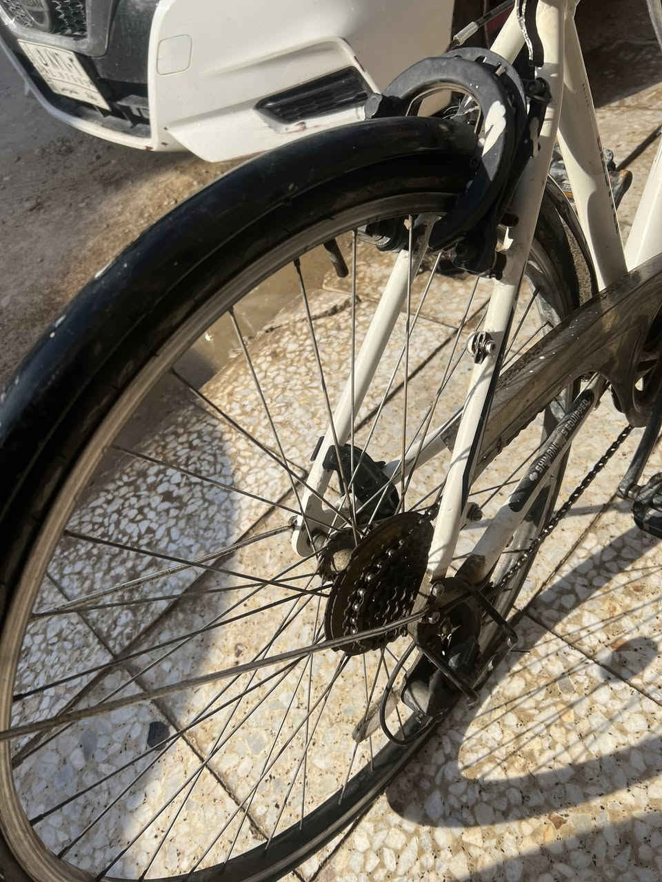 بيسكل للبيع 100 الف قفل للامنة نضيف جداً و متنامه نوعية درجه اولى عن استخدام
بغداد الشعب  ***********
