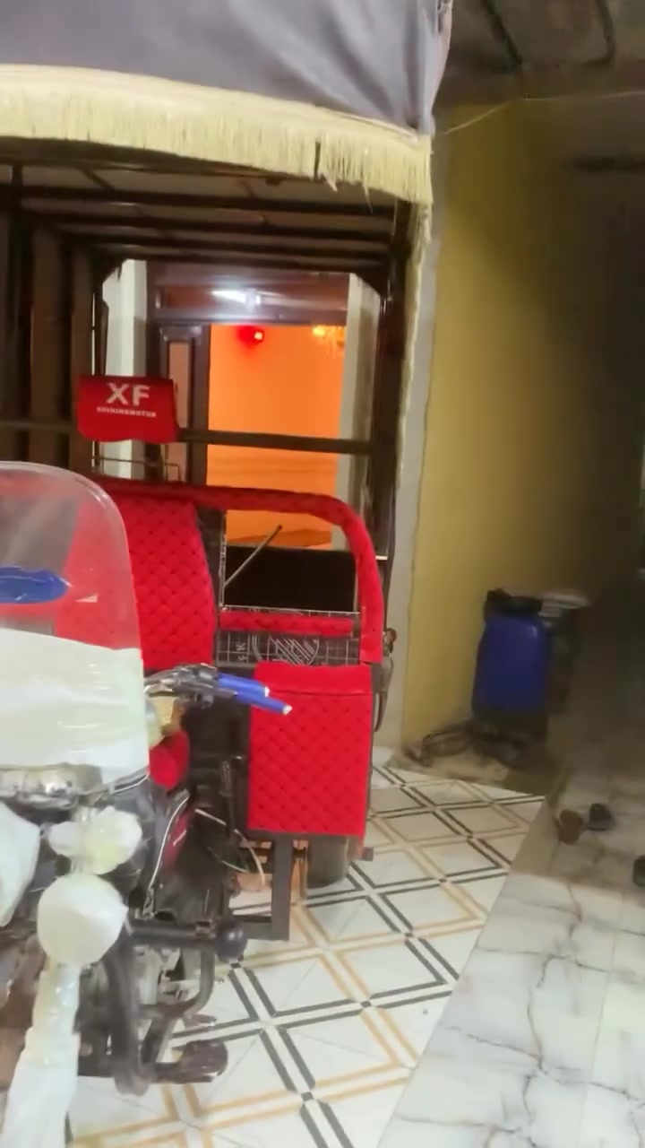 موديل23 اوراق اصولي كمرك شرط لترقيم 
ستوته نضيفه وتخبل كل شيء شغال دبلات ورك طسه مابيها شلع متحس بيها بدي مغلف محجر وجادر كامل 
مكانها بغداد النهروان سعر 1900 مجال حك الجيه حك الجيه حك الجيه يرحم والديكم شوفو لمنشور ولشراي يتفضل ويدلل 
***********
